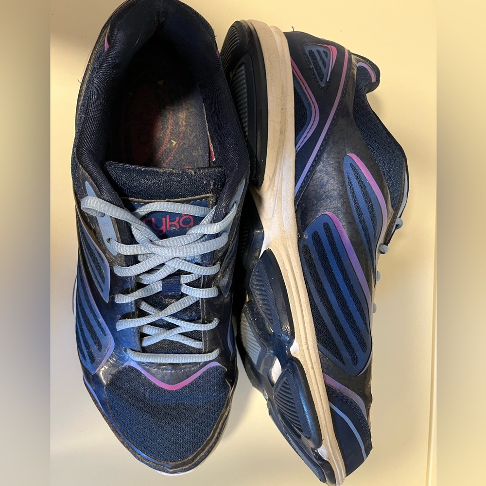 EUC Ryka sneakers in navy with purple accents, size 11M